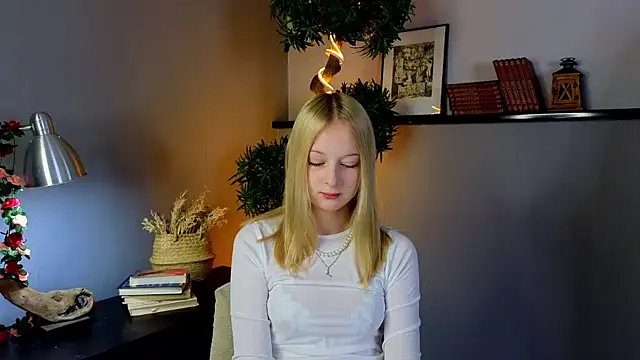 YungLyssy online show from November 2, 2:59 am