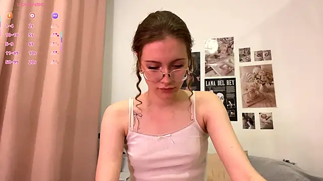 Kira Sanders online show from November 24, 5:04 pm