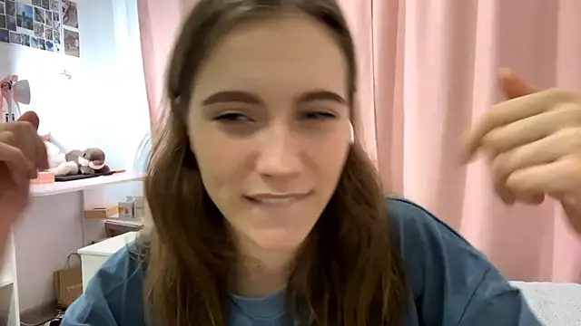 Kira Sanders online show from October 28, 5:08 pm