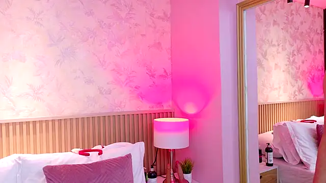 AdelineJhones online show from December 18, 7:07 pm