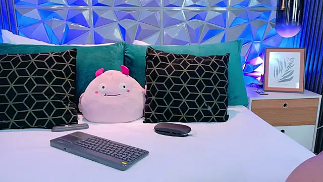 AdelineJhones online show from April 19, 2:17 pm