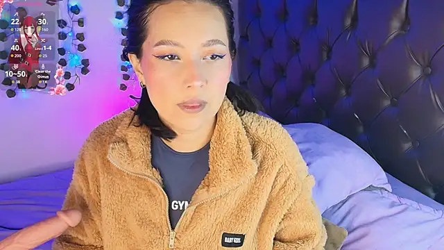 Eris Velvet online show from December 1, 5:11 am