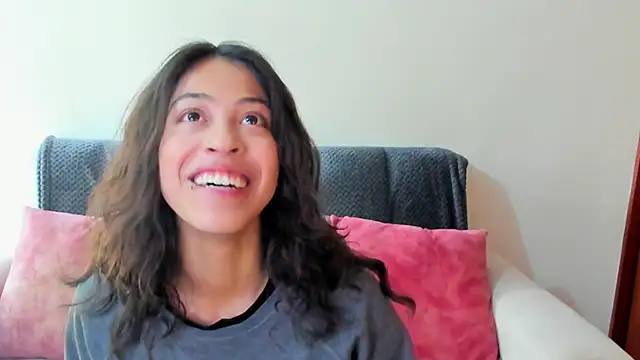 emily jonessxx online show from November 16, 7:14 pm