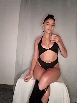 velvetina online show from February 18, 2:43 am