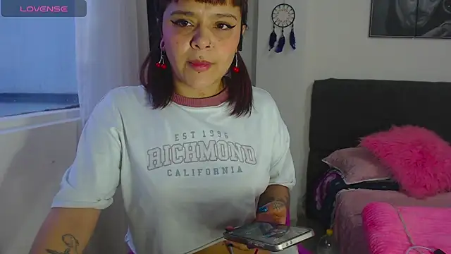 Flame Violeta online show from December 18, 10:47 pm