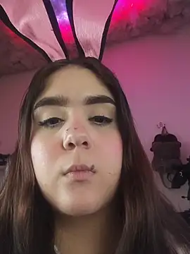 mirandahvelez online show from October 29, 7:01 am