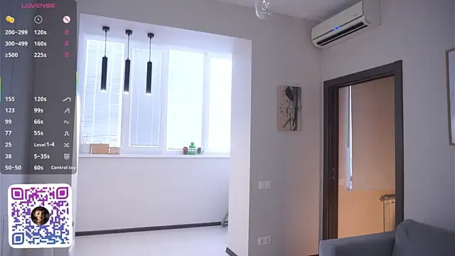 MegganKinson online show from April 3, 4:32 am