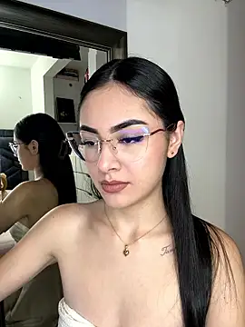 IslaCole online show from January 9, 12:15 am