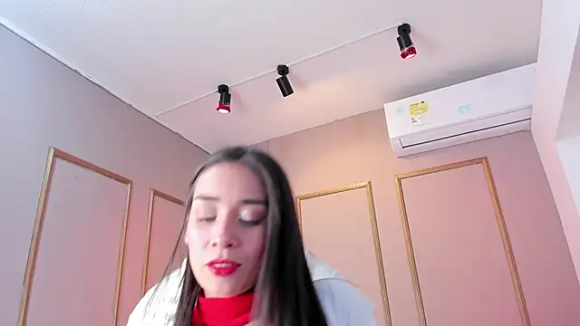 NahimiThompson online show from December 22, 7:17 pm