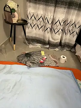 Nicole bash online show from April 18, 8:28 am