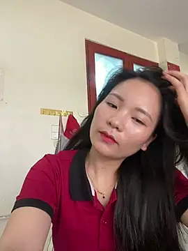 Bee Yellow00 online show from July 2, 4:40 am