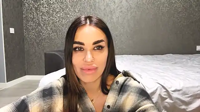 velvetveyraX online show from May 15, 4:32 pm