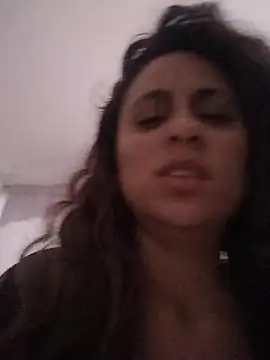 Caroline Jons online show from December 5, 2:18 pm