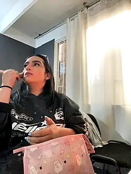 Kloe Novoa online show from November 12, 12:58 pm