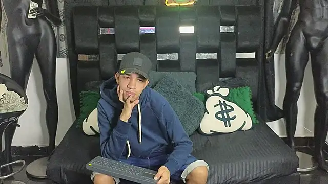 Horny Duo0 online show from November 29, 11:20 pm