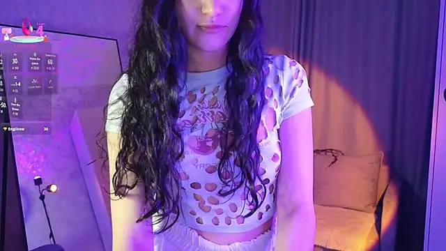 Mulan Lo online show from December 14, 8:03 pm