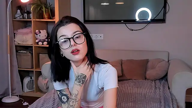 DonnaHicks online show from October 29, 2:42 pm