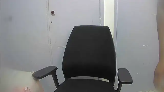 ThePeacheese online show from December 13, 8:04 pm