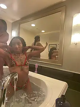 BriMariee online show from July 26, 1:08 pm