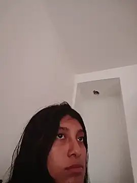 YeseniaRodriguez3 online show from April 3, 6:39 pm