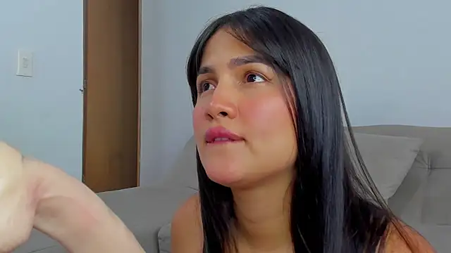 hanathompson   0 online show from November 10, 3:07 pm