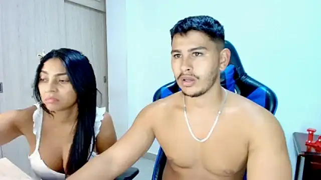 sophia and alex online show from November 24, 3:30 am