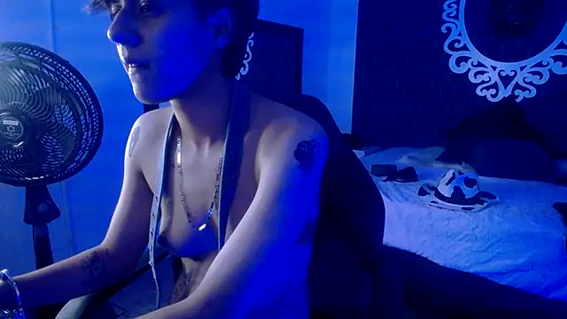 Ghost  Girl  online show from November 2, 6:39 am