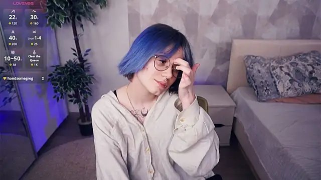 KellePourier online show from December 18, 7:51 pm