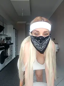 Sweet xxBuse online show from February 2, 9:19 am