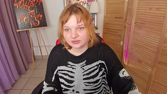 babyyullii online show from November 10, 8:31 am