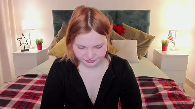 babyyullii online show from March 16, 5:32 am