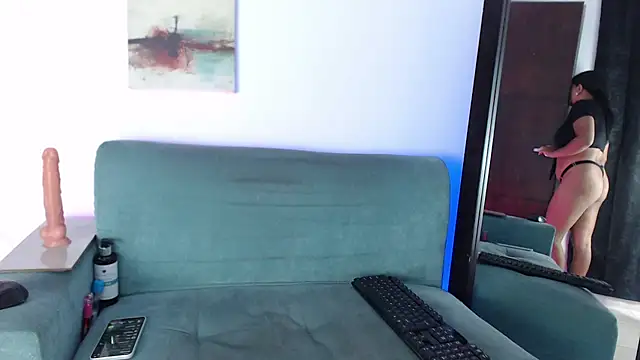 evelinmartinez online show from January 16, 7:43 pm