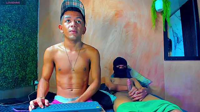 wild best online show from November 17, 7:47 pm