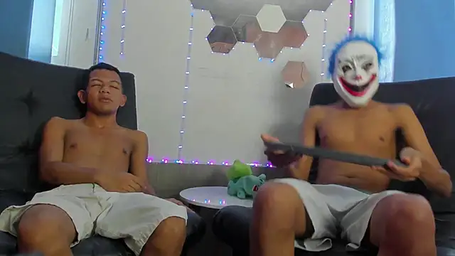 wild best online show from November 7, 8:25 pm