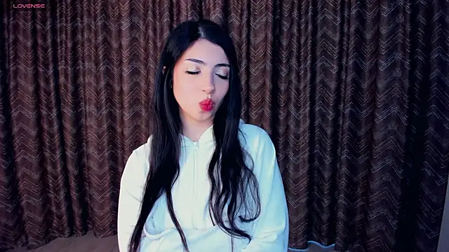 TonjaNeace online show from November 11, 5:03 am