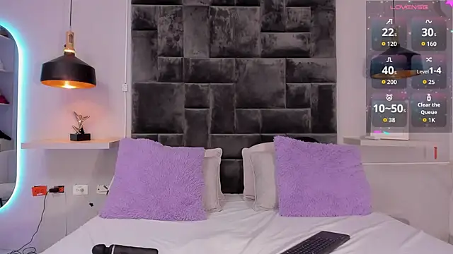 dakota ssky online show from December 1, 7:49 pm