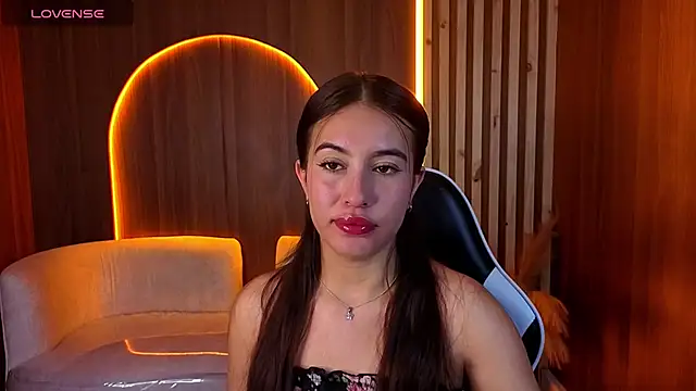 Nikka Tx online show from April 14, 1:00 pm