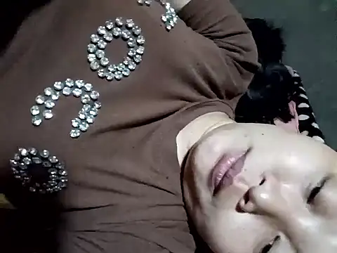 yoyo-mi online show from April 7, 9:50 pm