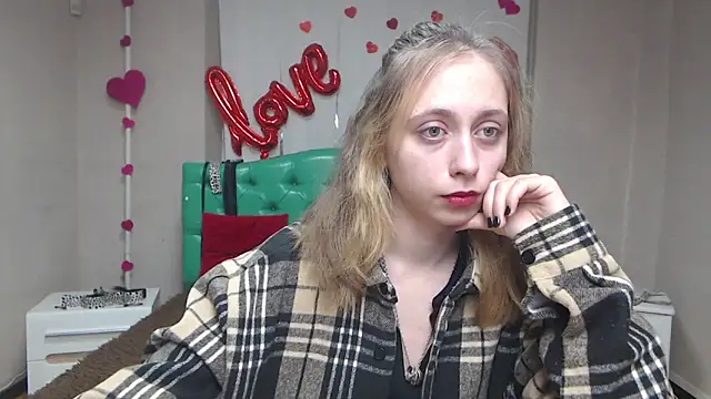 TracyLll online show from February 8, 6:06 am