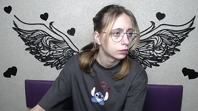 TracyLll online show from February 28, 6:13 am