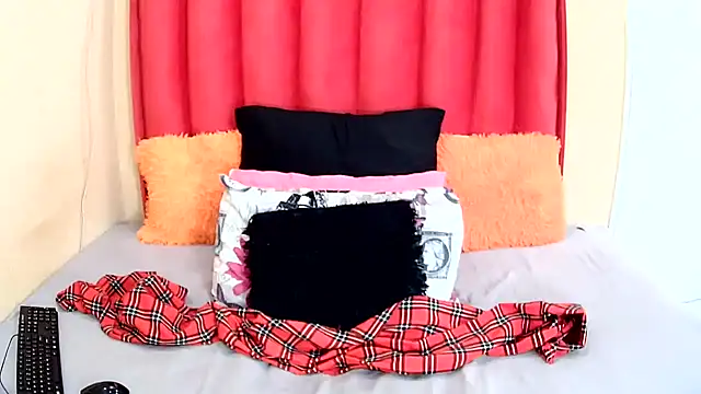 BubblegumBaddiexxxx online show from November 27, 8:17 am