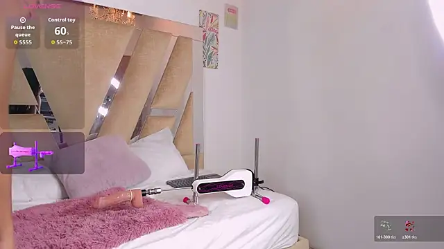 Emilycampuzano online show from October 28, 11:31 pm