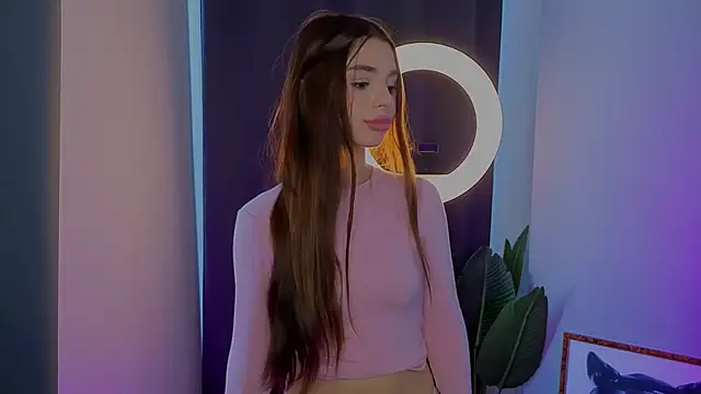 LauraHansil online show from April 7, 4:47 am