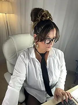 best secret online show from April 10, 10:21 am