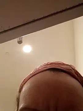 Karebearz1 online show from November 28, 8:23 pm