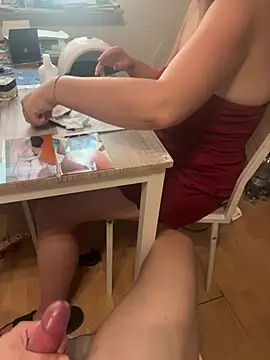 Teeny-Slut18 online show from August 5, 9:26 am