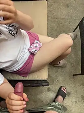 Teeny-Slut18 online show from May 30, 7:06 am