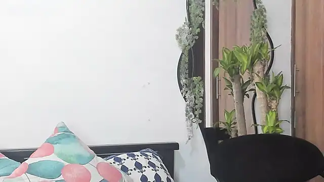 MailynAndNick online show from February 20, 1:45 pm