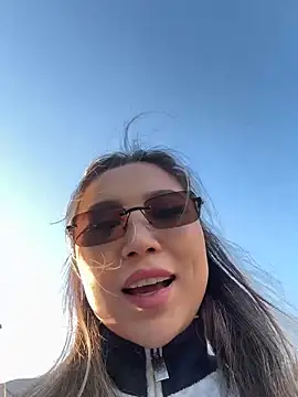 limkiss online show from November 11, 10:12 am