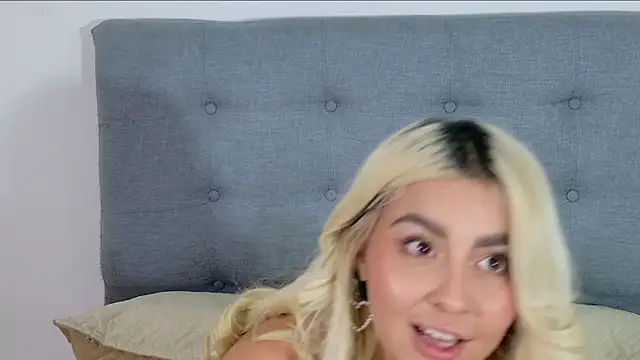 Elina Hills online show from November 6, 6:03 pm